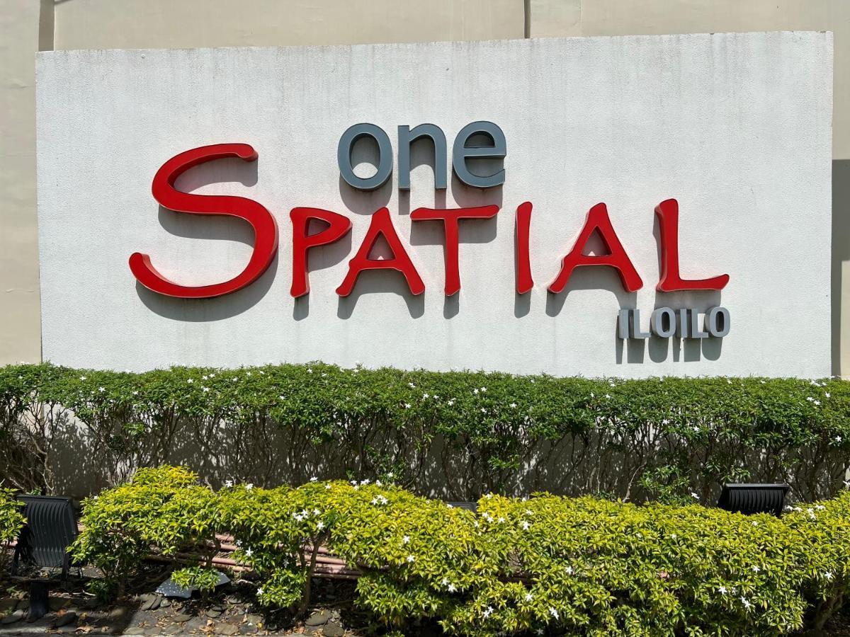 City Center - Front Of Iloilo Esplanade 2Br Condo Exterior photo